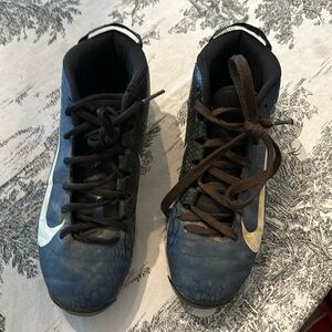 Nike baseball cleats sz 5y